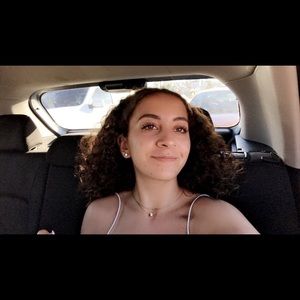 Meet your Posher, Leah